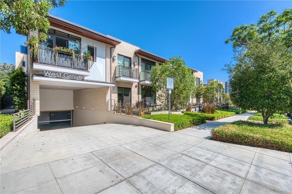 125 Hurlbut Street - Photo 1