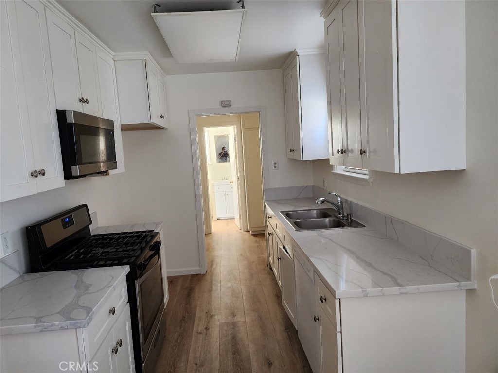 44613 Date Avenue - Photo 2