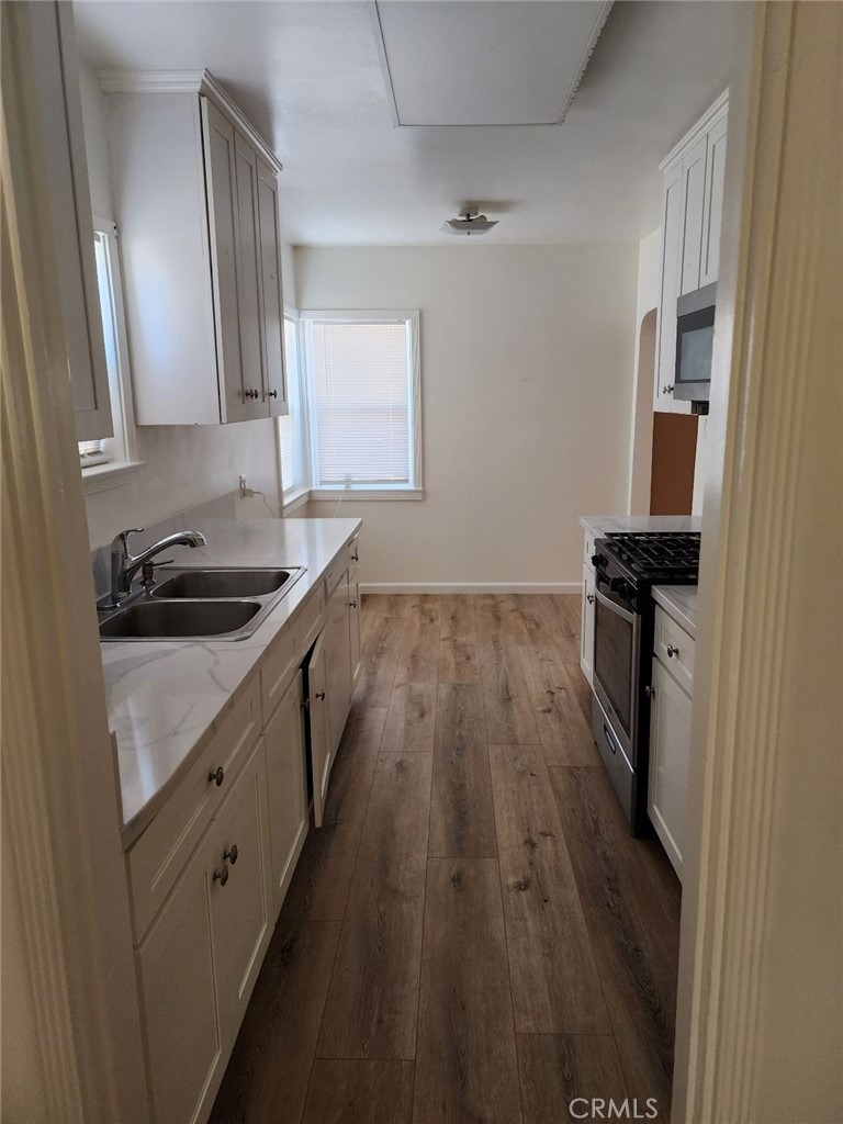 44613 Date Avenue - Photo 4