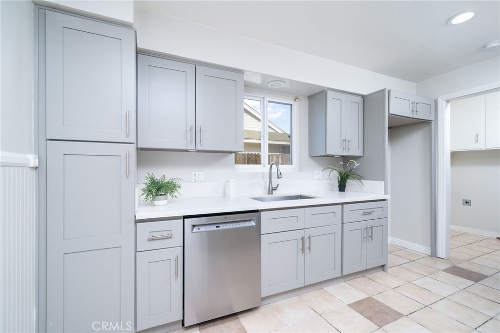 1032 E Buckboard - Photo 6