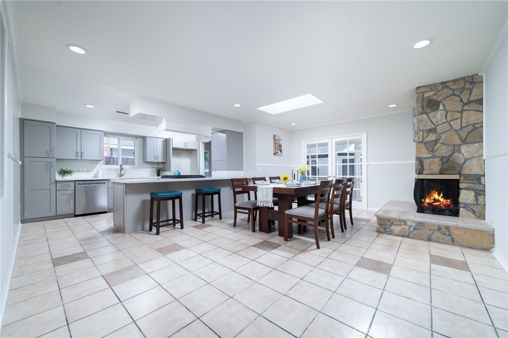 1032 E Buckboard - Photo 4