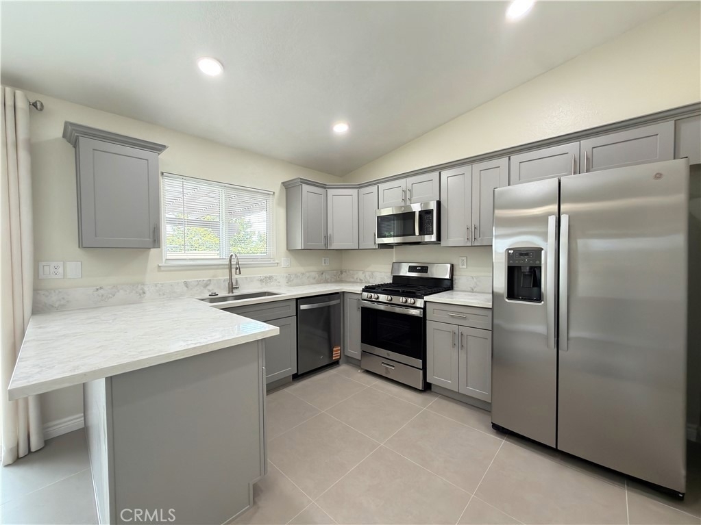 7689 Cornel Ct - Photo 8