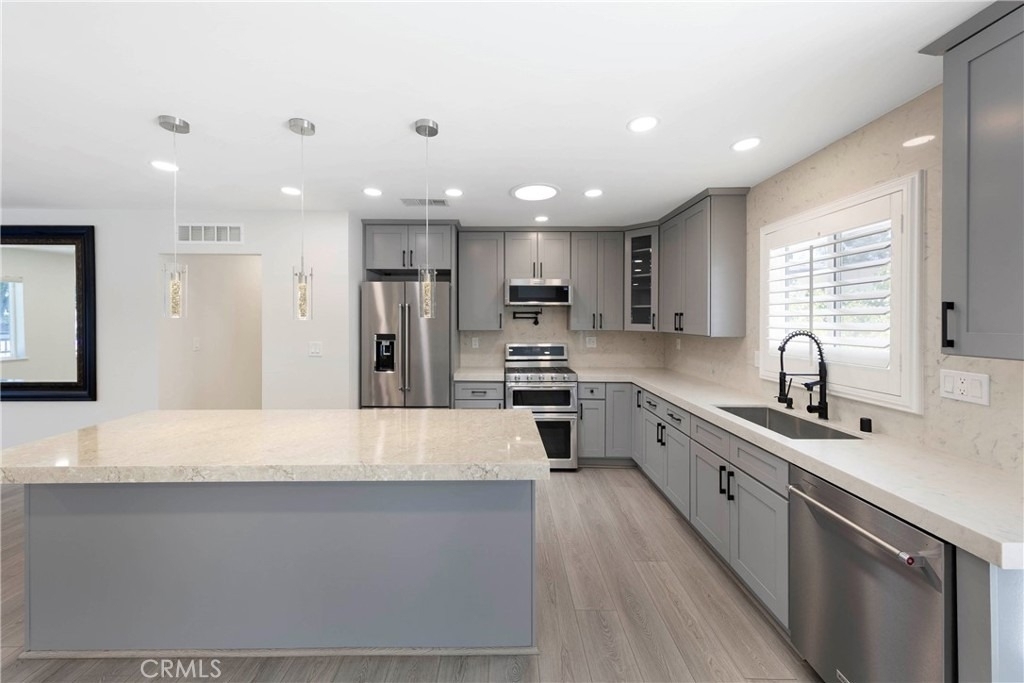 12282 Newport Avenue - Photo 7