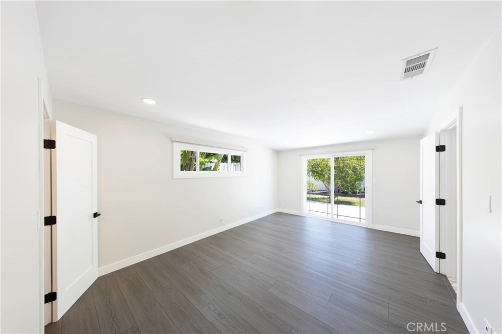 12282 Newport Avenue - Photo 10