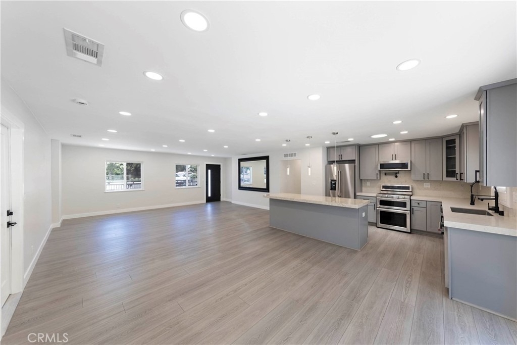 12282 Newport Avenue - Photo 6