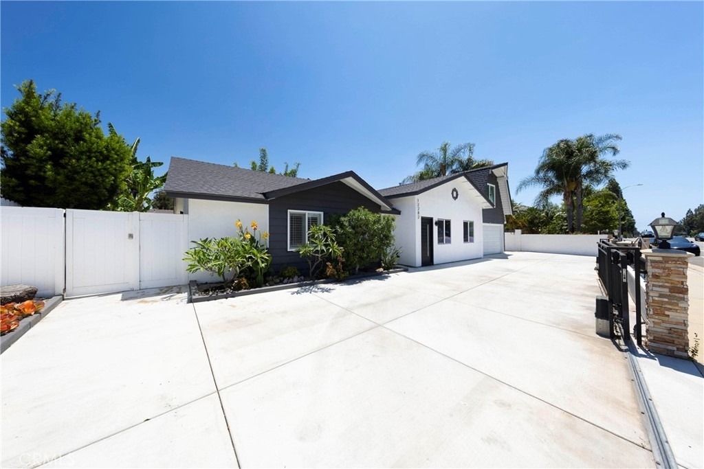 12282 Newport Avenue - Photo 23