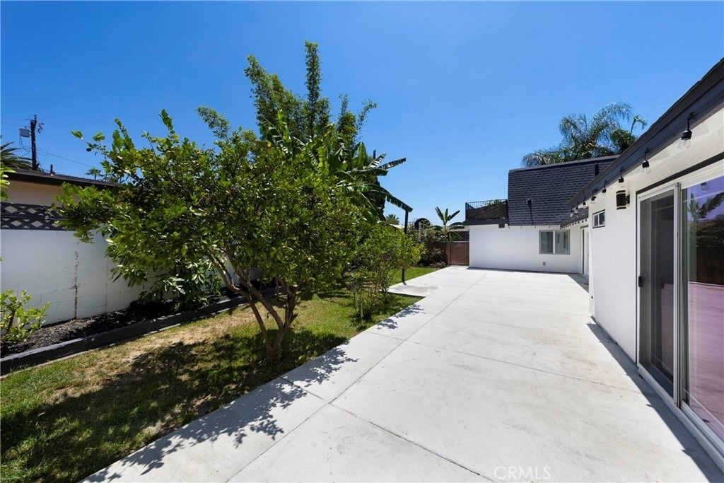 12282 Newport Avenue - Photo 19