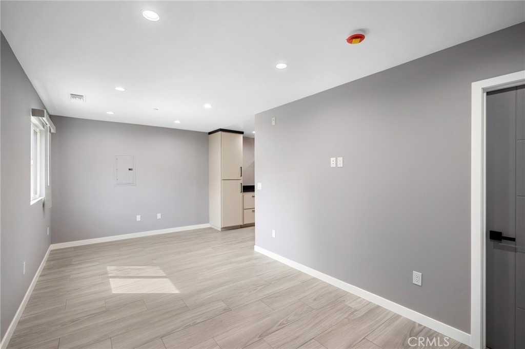 1361 Alameda Avenue - Photo 2