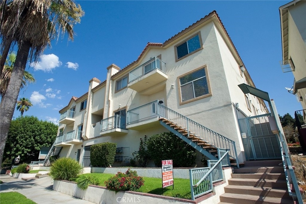 2345 Montrose Avenue - Photo 34
