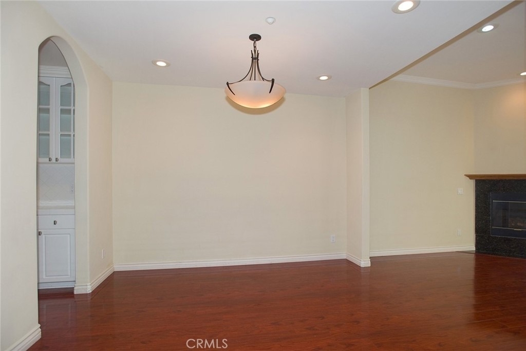 2345 Montrose Avenue - Photo 8