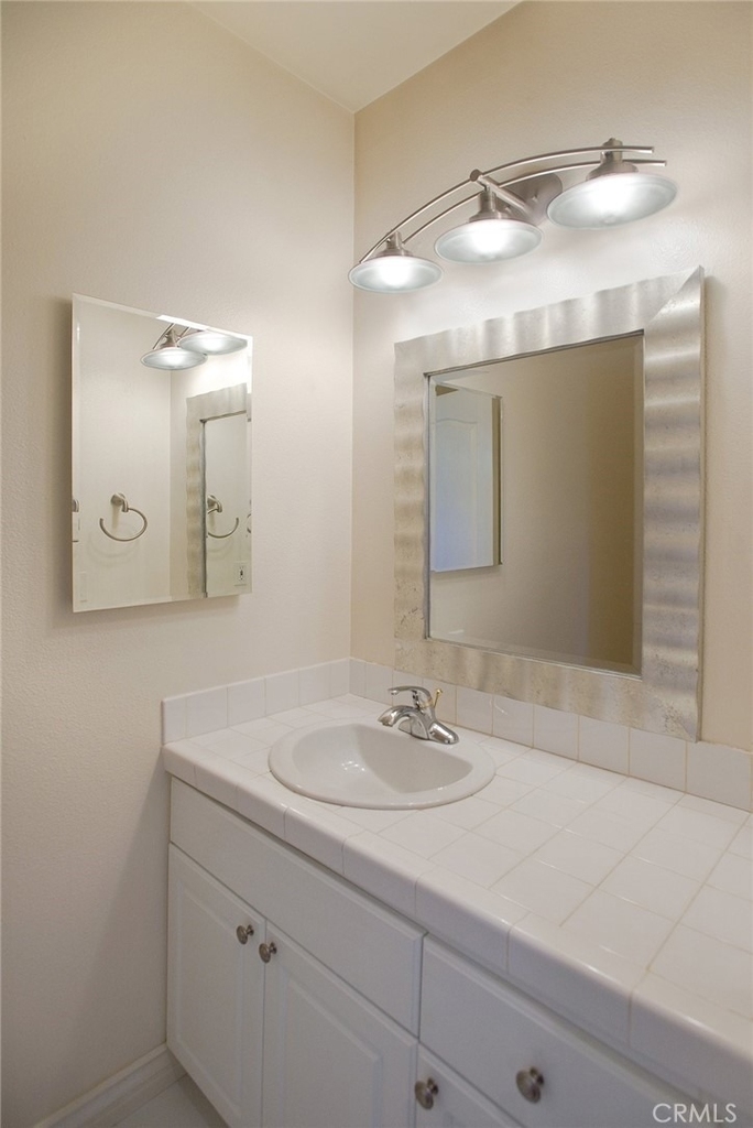 2345 Montrose Avenue - Photo 17