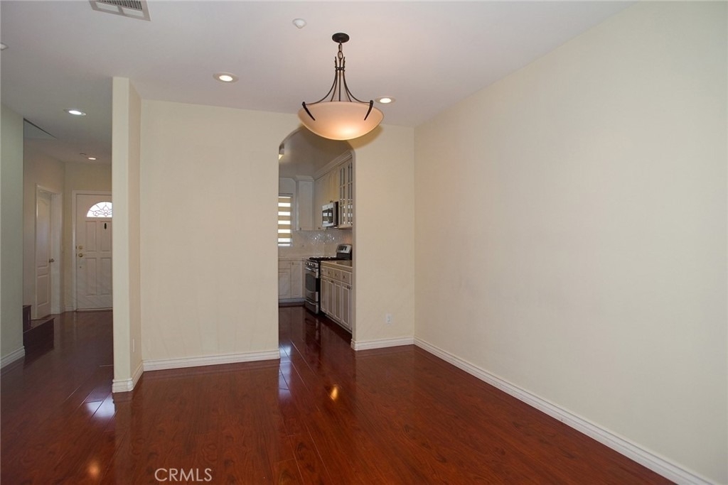 2345 Montrose Avenue - Photo 10