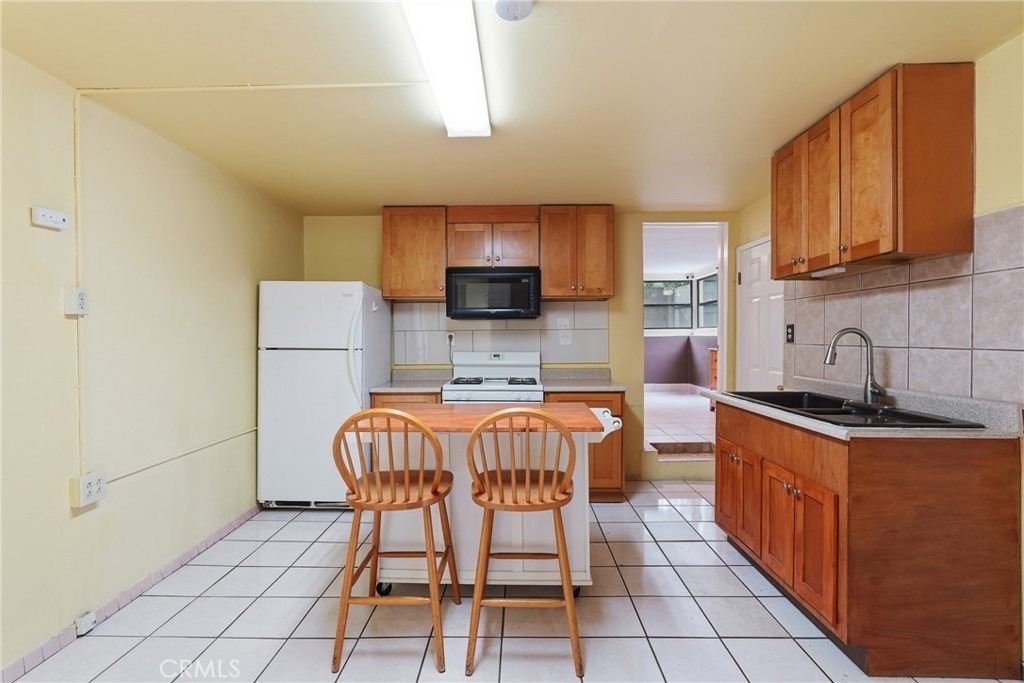 1745 College View Place - Photo 34