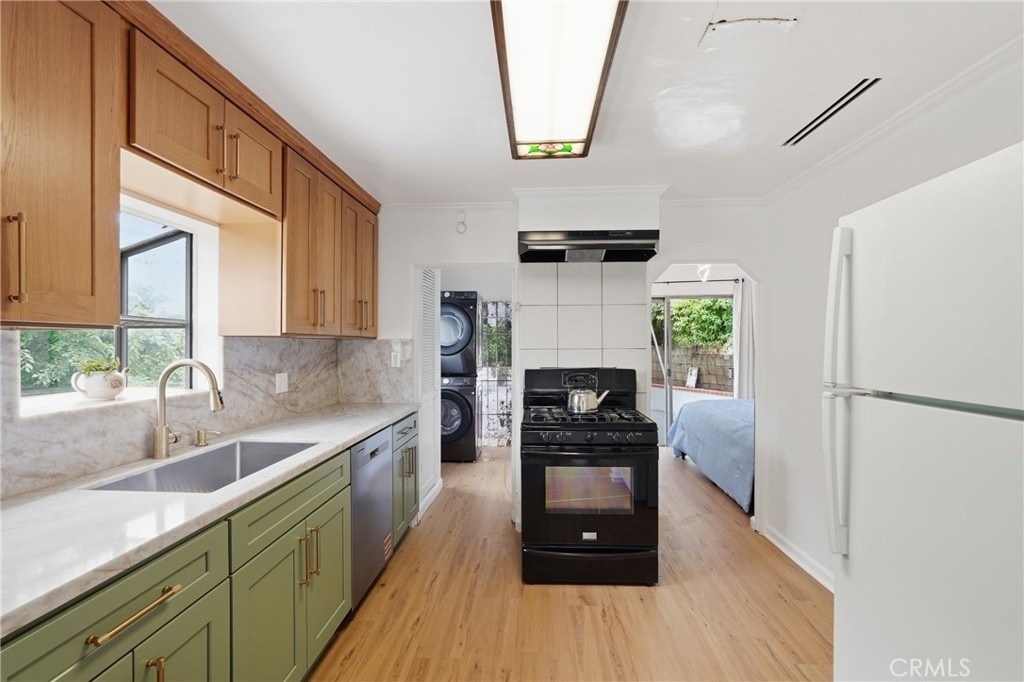 1745 College View Place - Photo 28