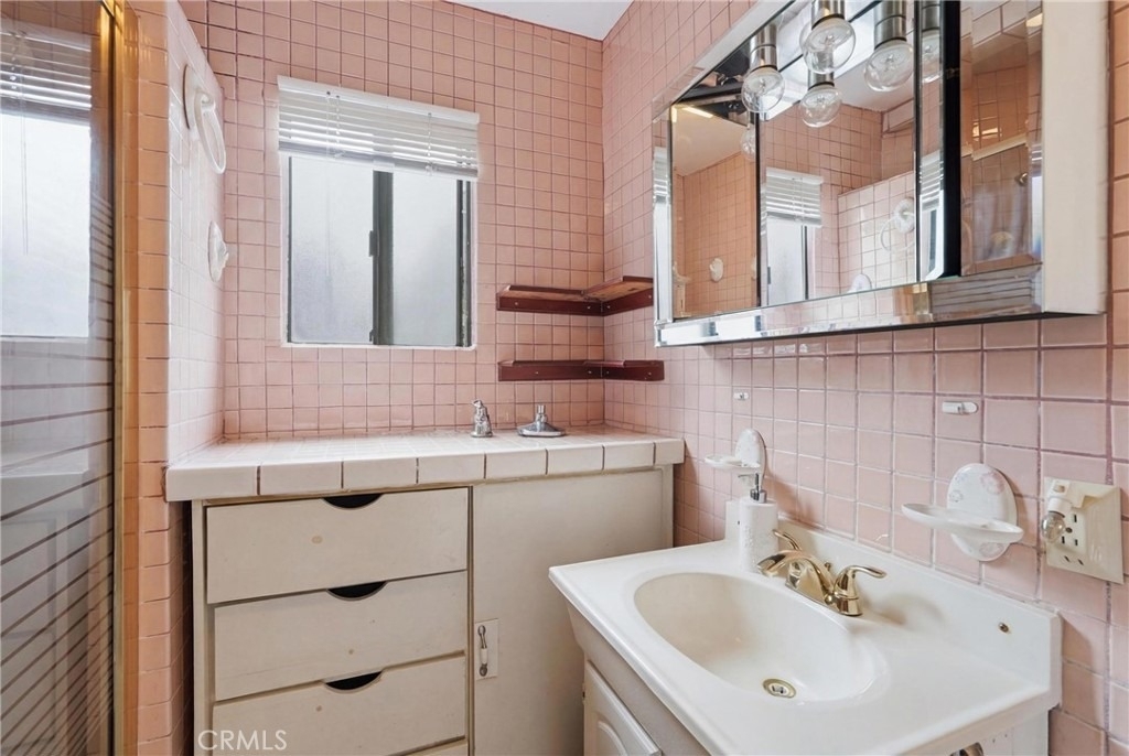 1745 College View Place - Photo 7