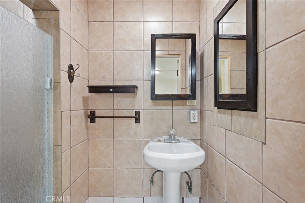 1745 College View Place - Photo 18