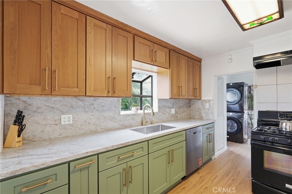1745 College View Place - Photo 2