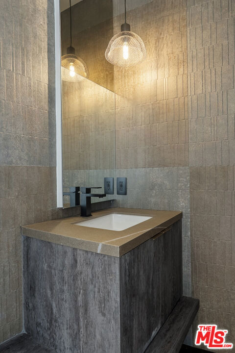 1021 N Ogden Drive - Photo 5