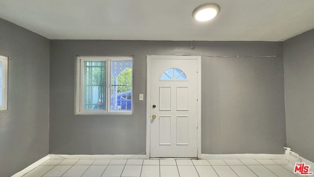 4052 W 103rd Street - Photo 2