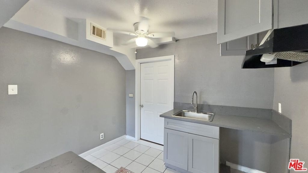 4052 W 103rd Street - Photo 5