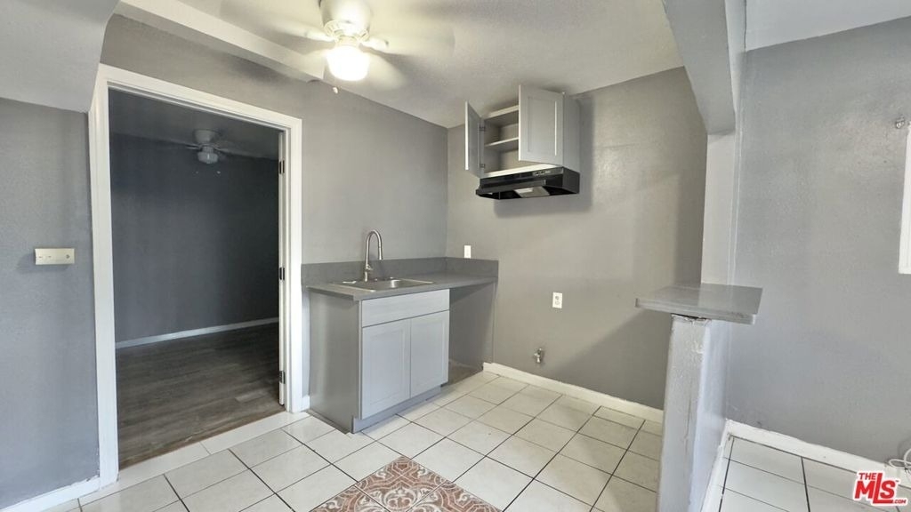 4052 W 103rd Street - Photo 4