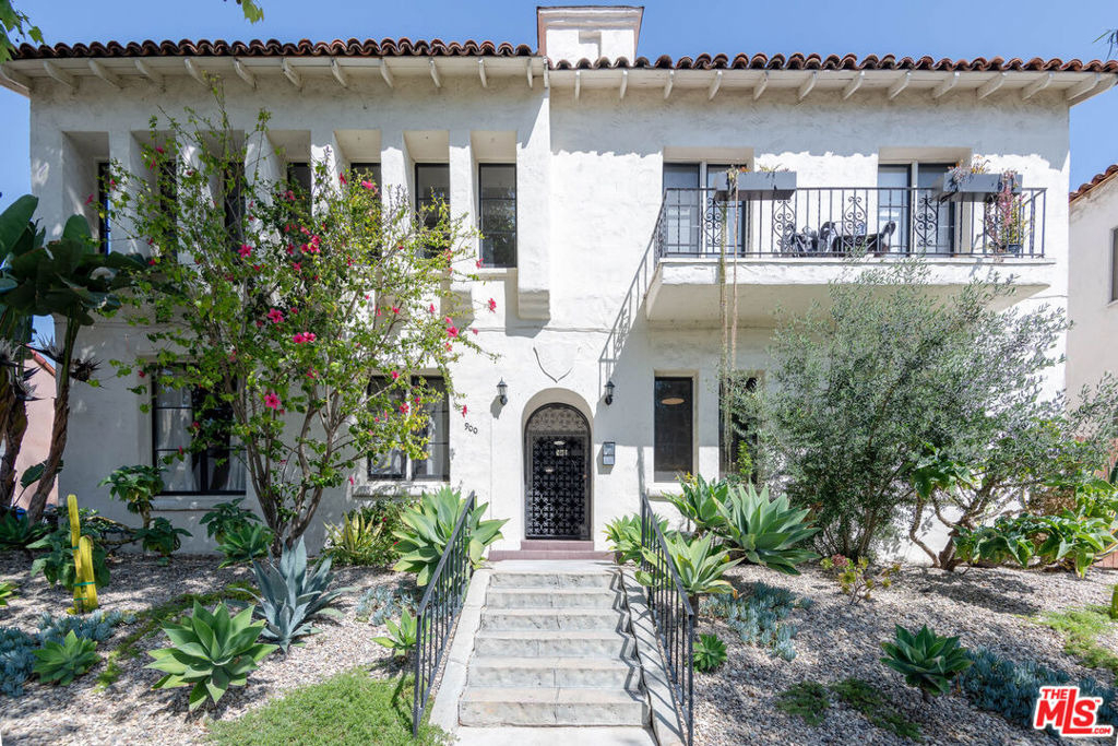900 S Orange Grove Avenue - Photo 0