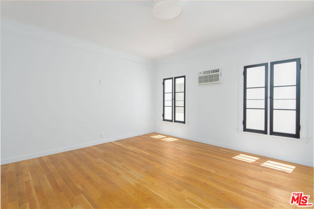 900 S Orange Grove Avenue - Photo 11