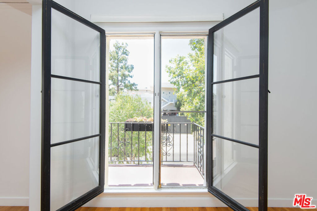 900 S Orange Grove Avenue - Photo 15
