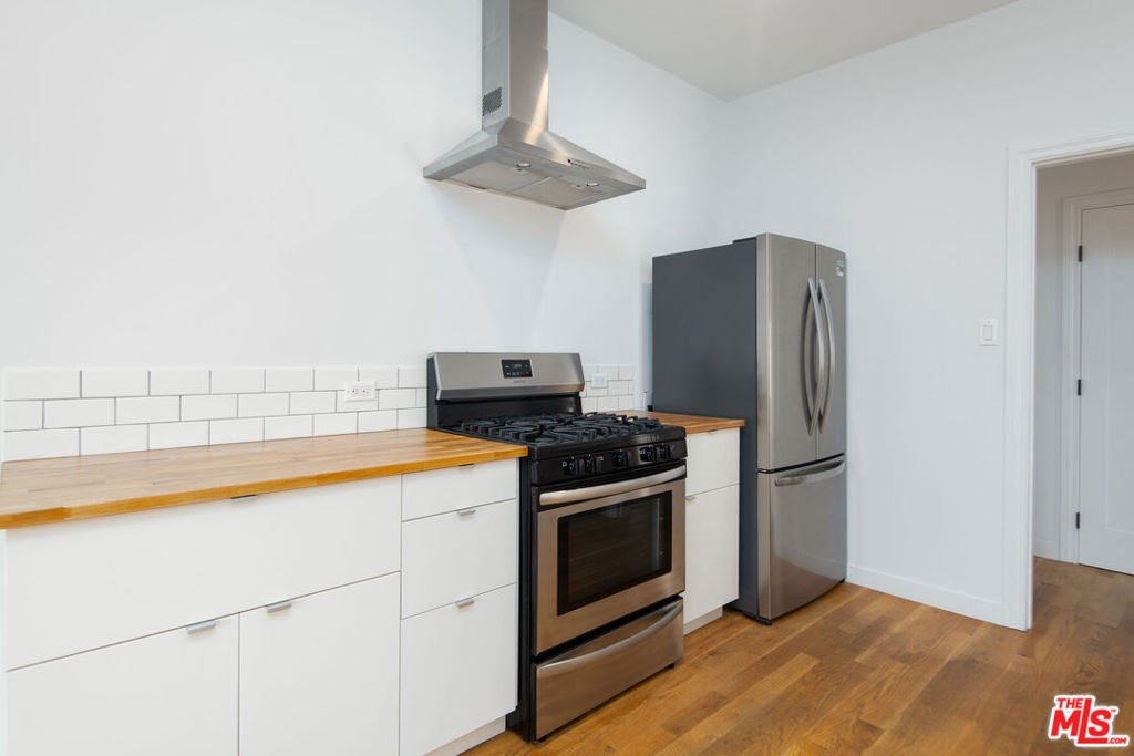 900 S Orange Grove Avenue - Photo 3