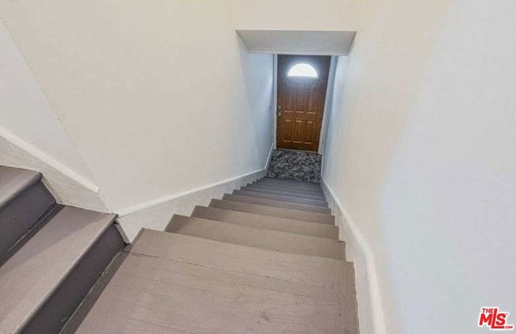 110 S Alexandria Avenue - Photo 11