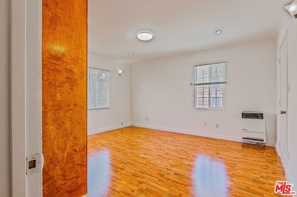 110 S Alexandria Avenue - Photo 6