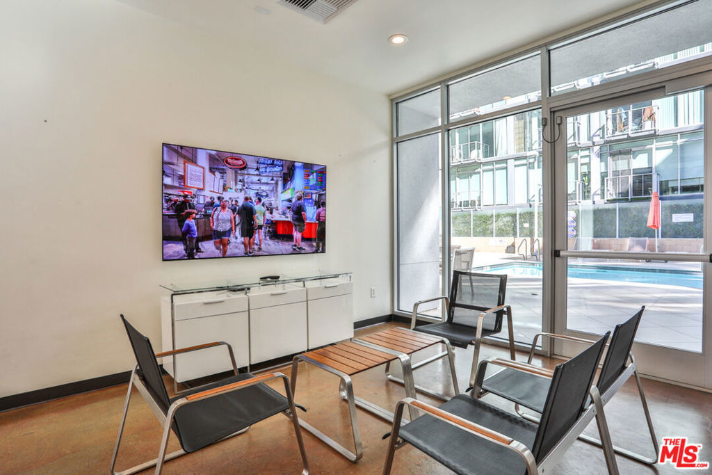 645 W 9th Street - Photo 35