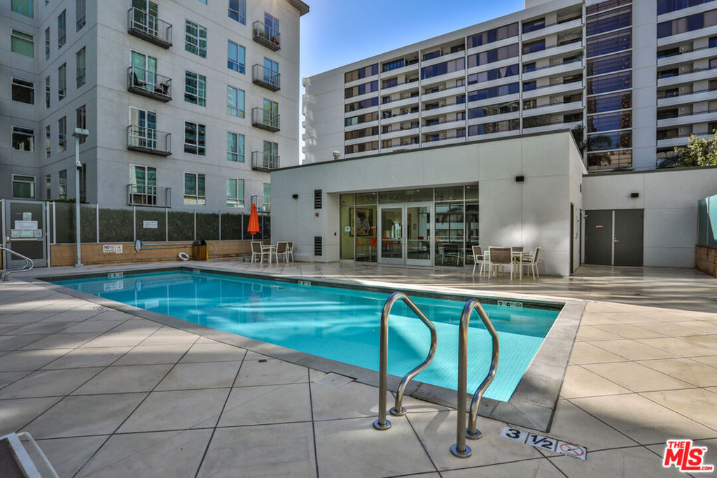 645 W 9th Street - Photo 30
