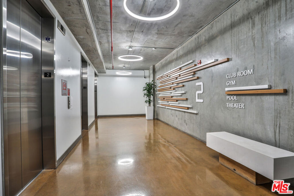 645 W 9th Street - Photo 14