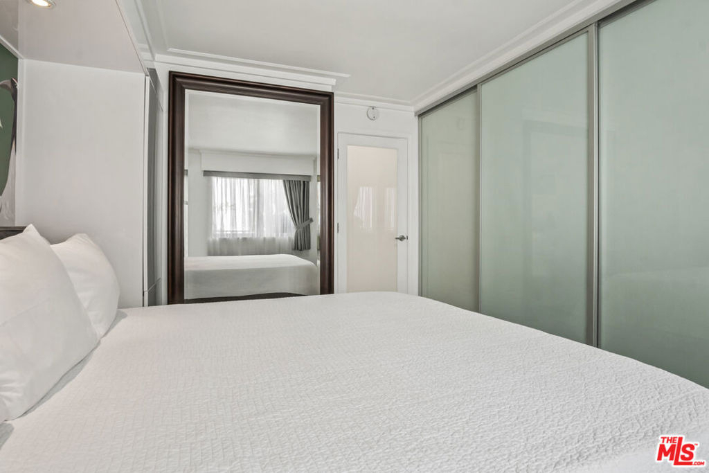 1230 Horn Avenue - Photo 7