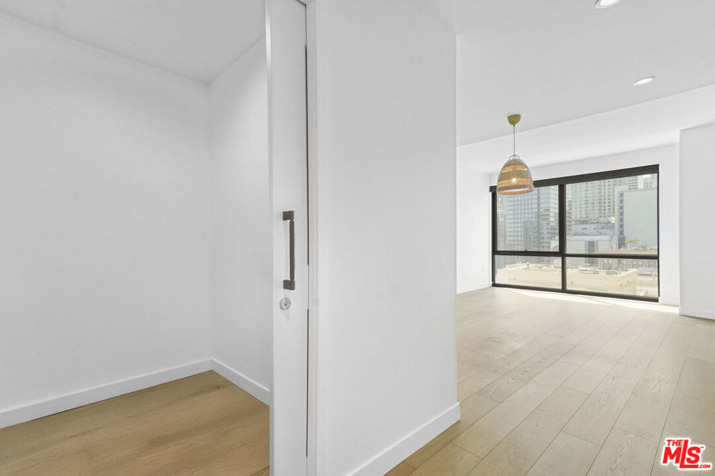400 S Broadway - Photo 33