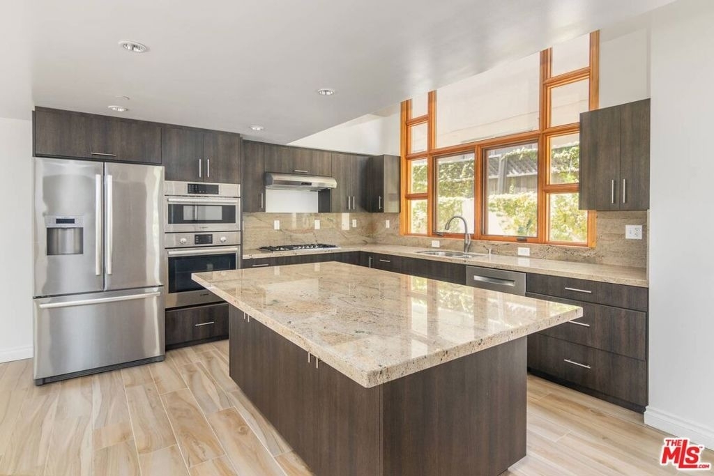 1232 25th Street - Photo 4