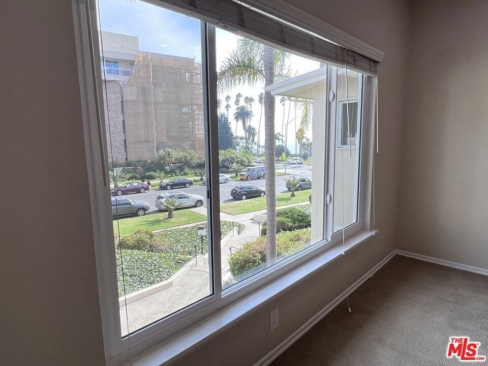 115 Marguerita Avenue - Photo 9