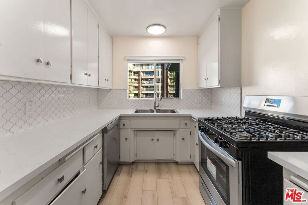 115 Marguerita Avenue - Photo 13