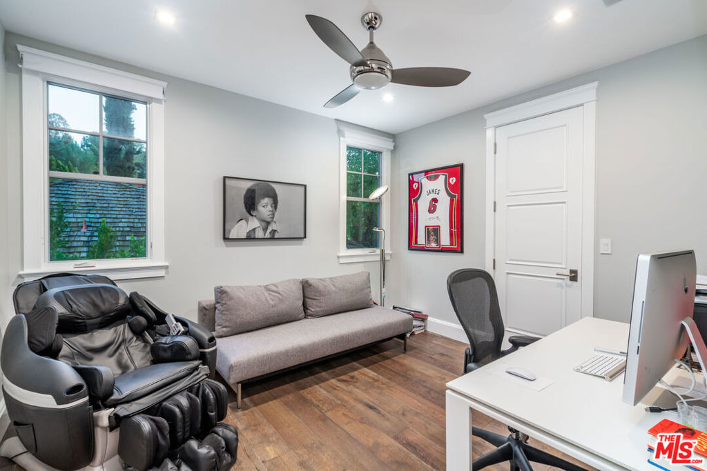 4800 Zelzah Avenue - Photo 37