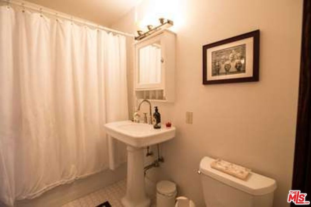 1513 Walgrove Avenue - Photo 9