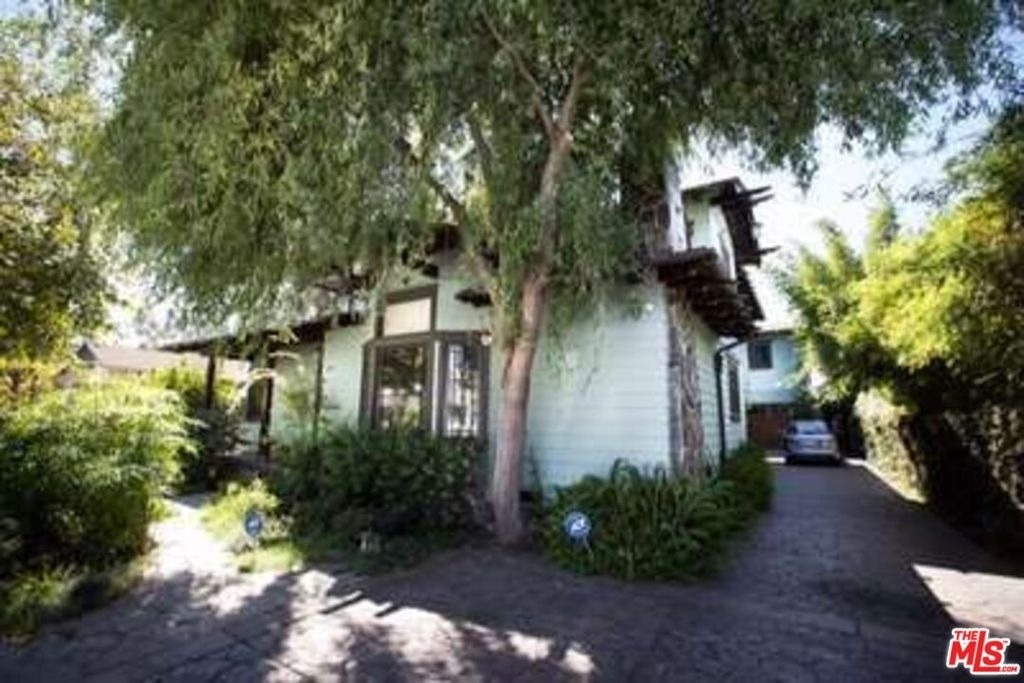 1513 Walgrove Avenue - Photo 2