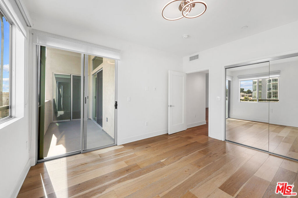 7133 Hawthorn Avenue - Photo 18