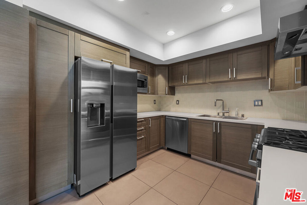 7133 Hawthorn Avenue - Photo 8