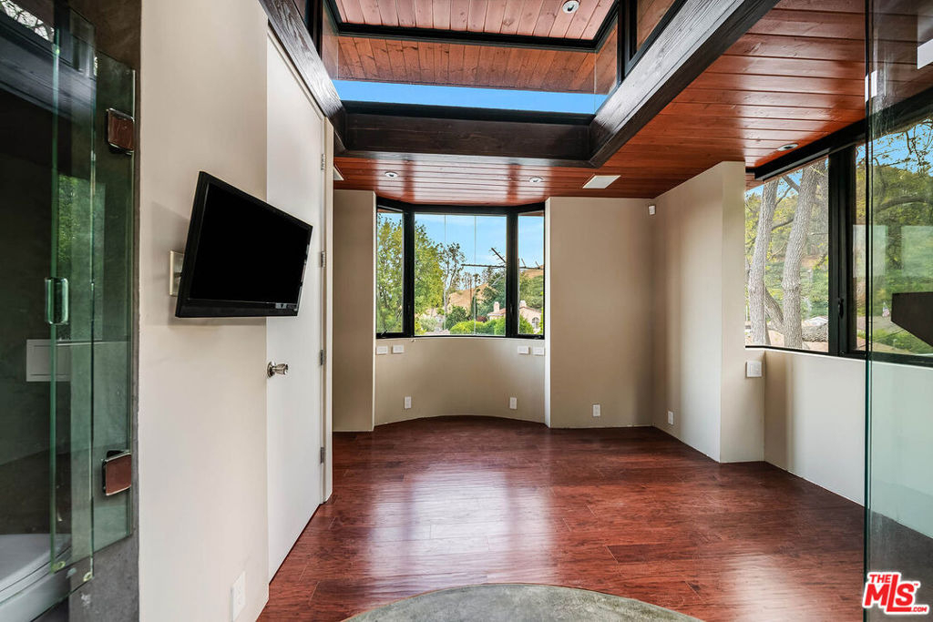 22277 Buena Ventura Street - Photo 46
