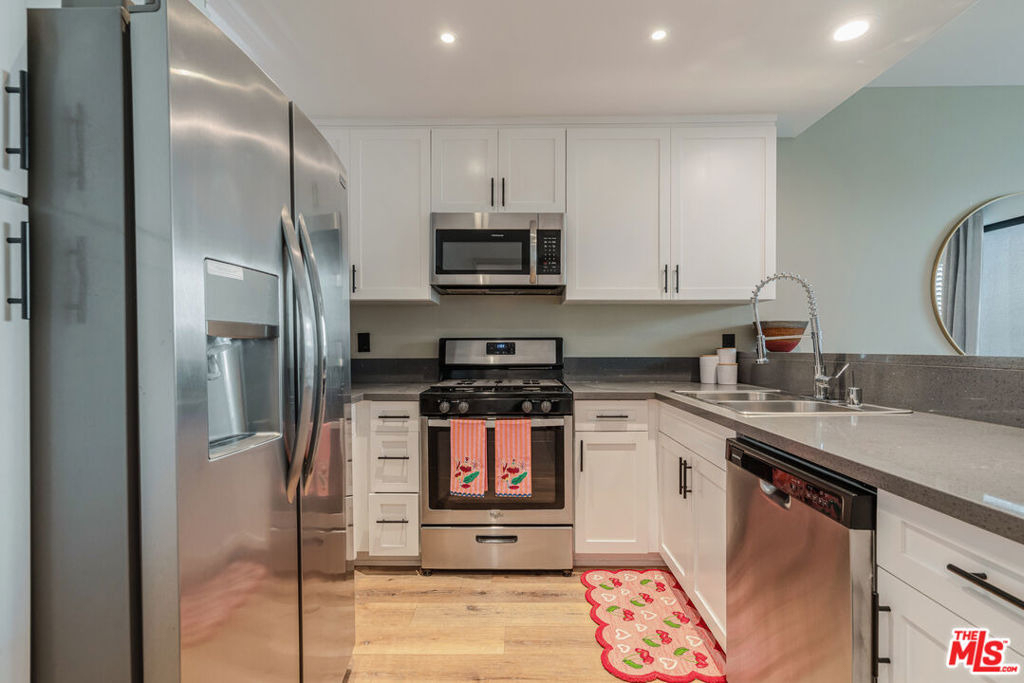 1744 Butler Avenue - Photo 4