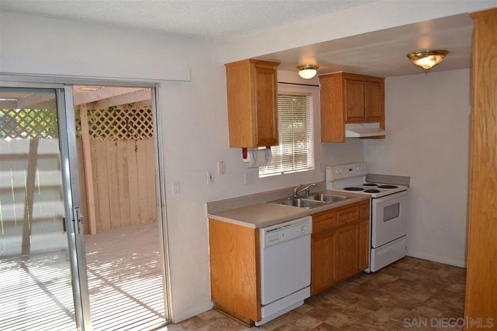 1174 11th - Photo 3