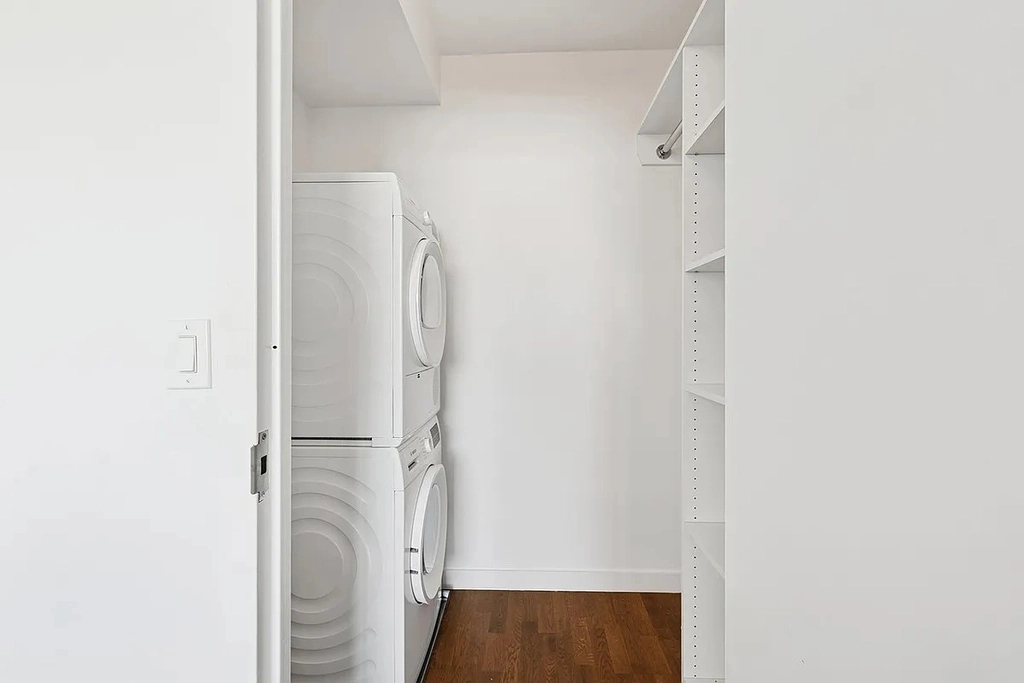 420 West 42nd Street - Photo 9