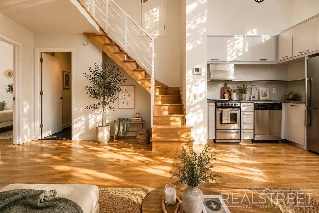 96 Dupont Street - Photo 2
