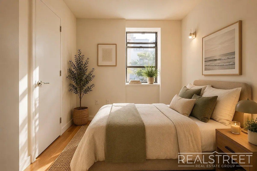 96 Dupont Street - Photo 5